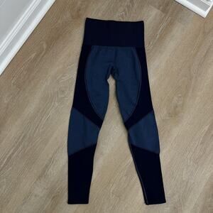 Women’s Third Love Blue Seamless Leggings Size Small *read